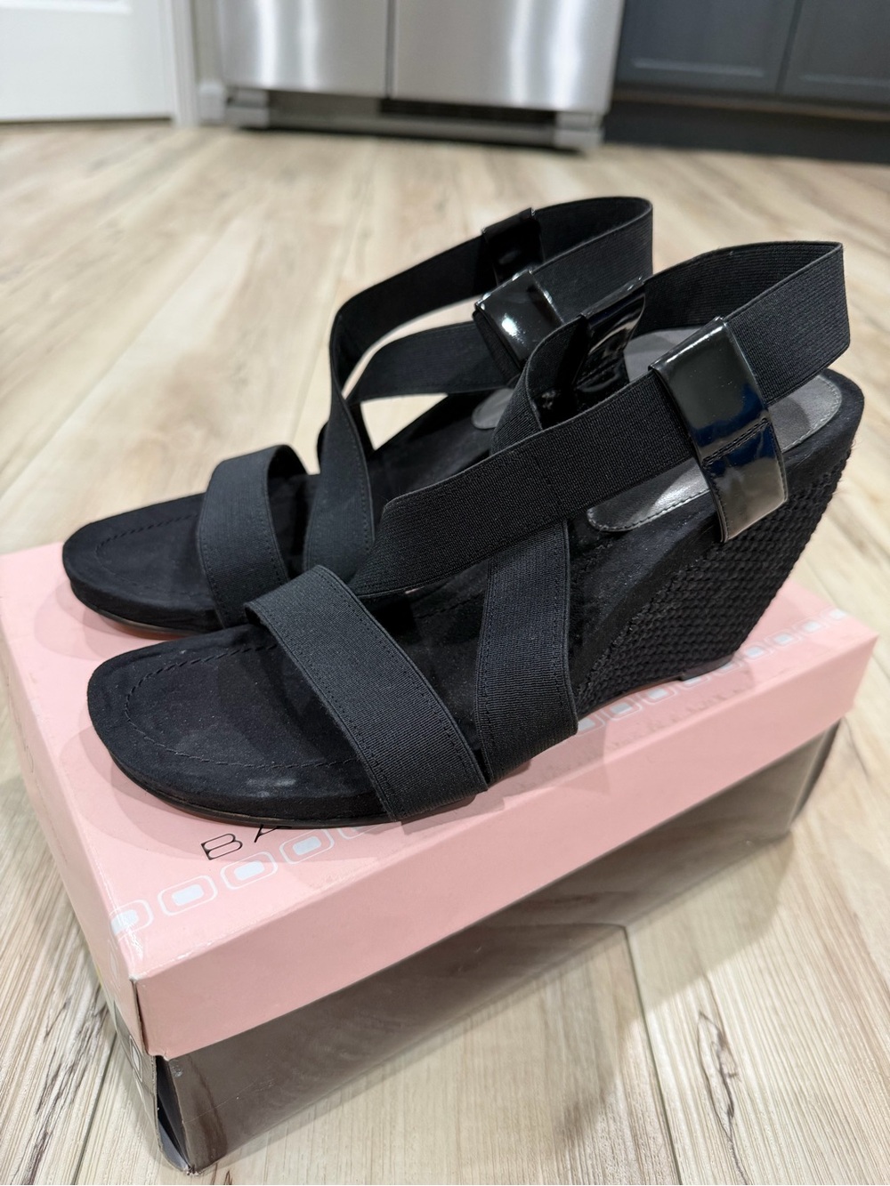 Bandolino Black Elastic-Strap Wedge Sandals